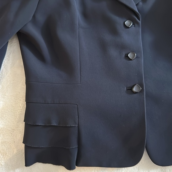 Albert Nipon skirt suit fully lined navy blue. Waist - Picture 3 of 16